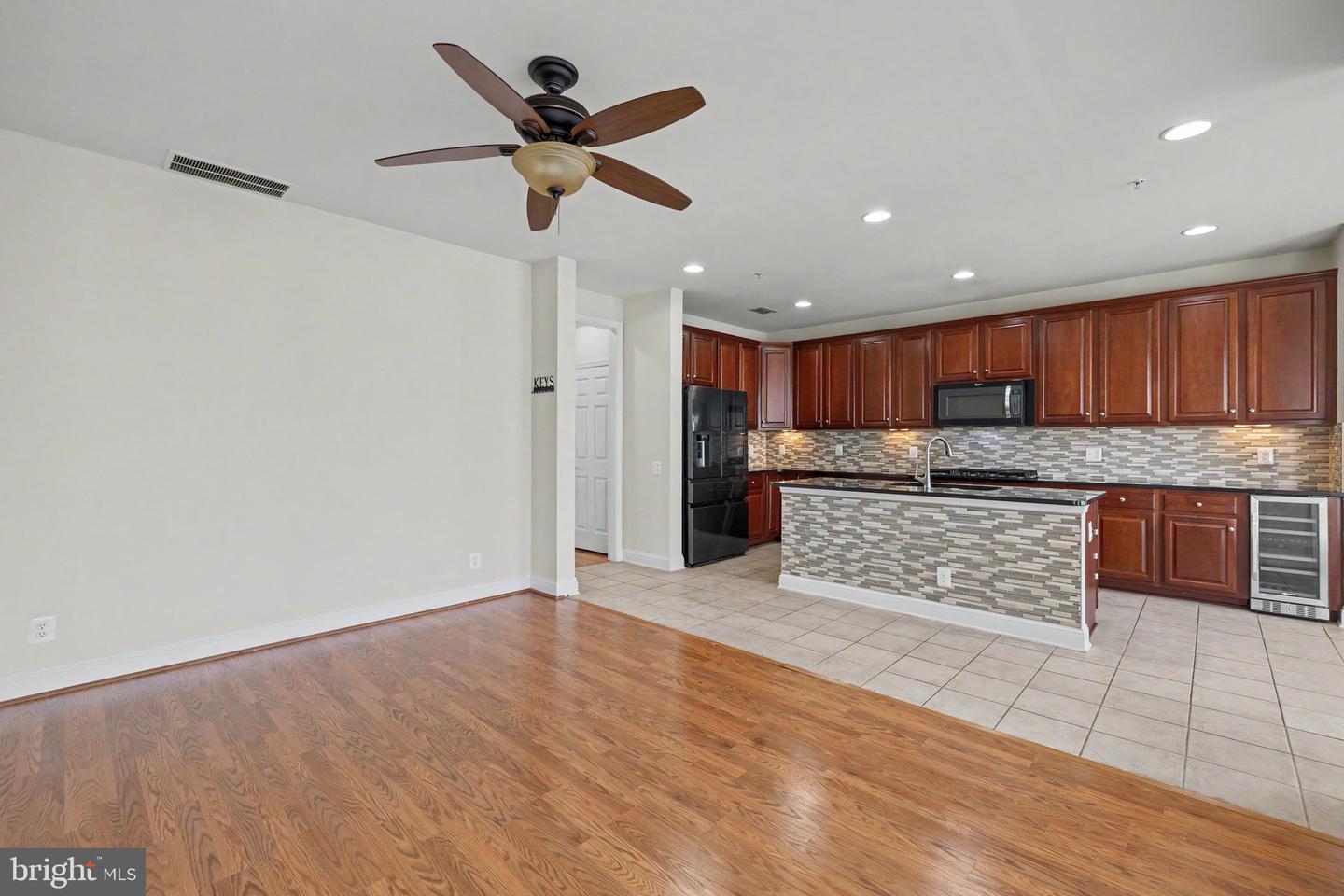 20656 Sibbald Sq Property Photo 21