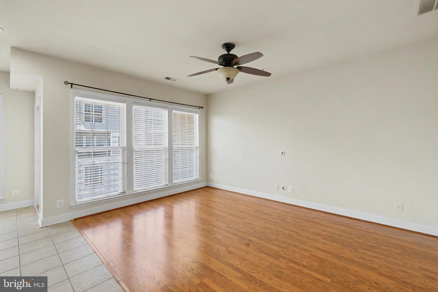 20656 Sibbald Sq Property Photo 22