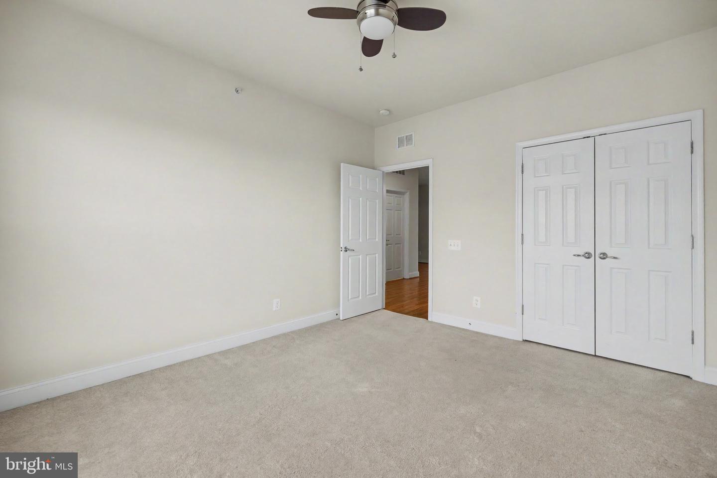 20656 Sibbald Sq Property Photo 28