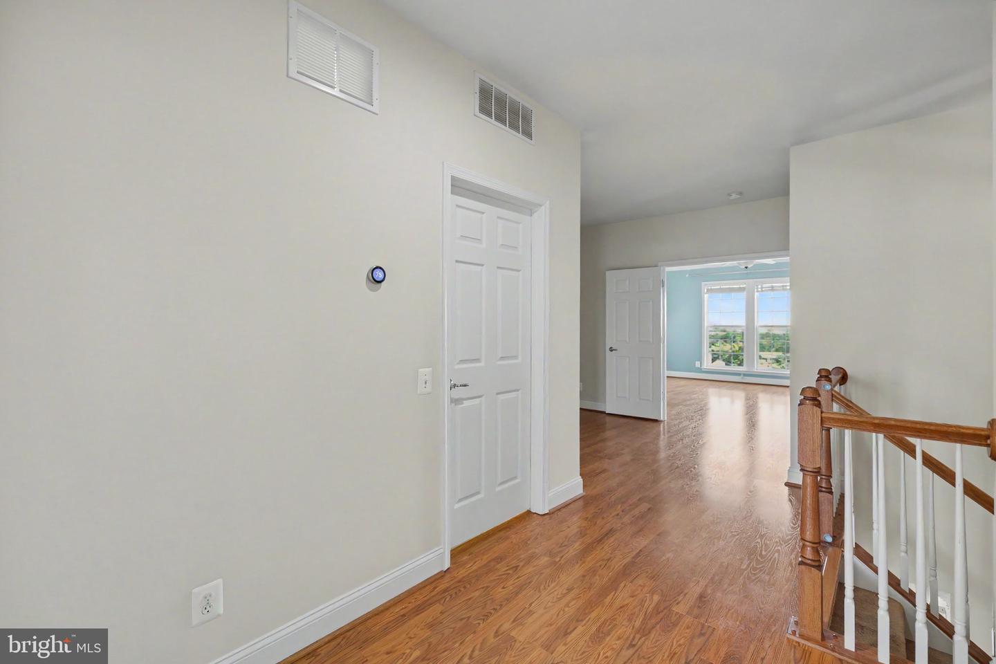 20656 Sibbald Sq Property Photo 32