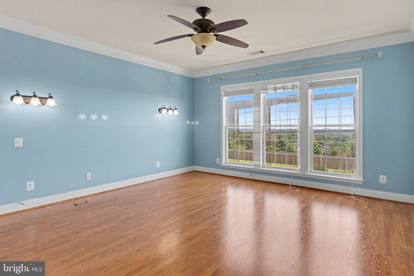20656 Sibbald Sq Property Photo 34