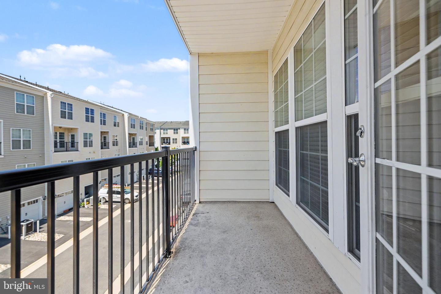 20656 Sibbald Sq Property Photo 43