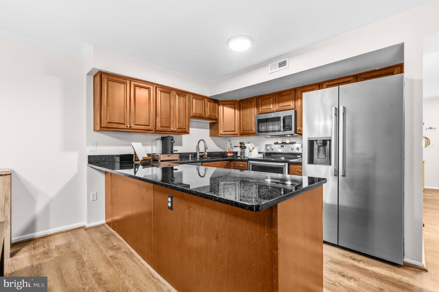 227 Finchingfield Ct Property Photo 7