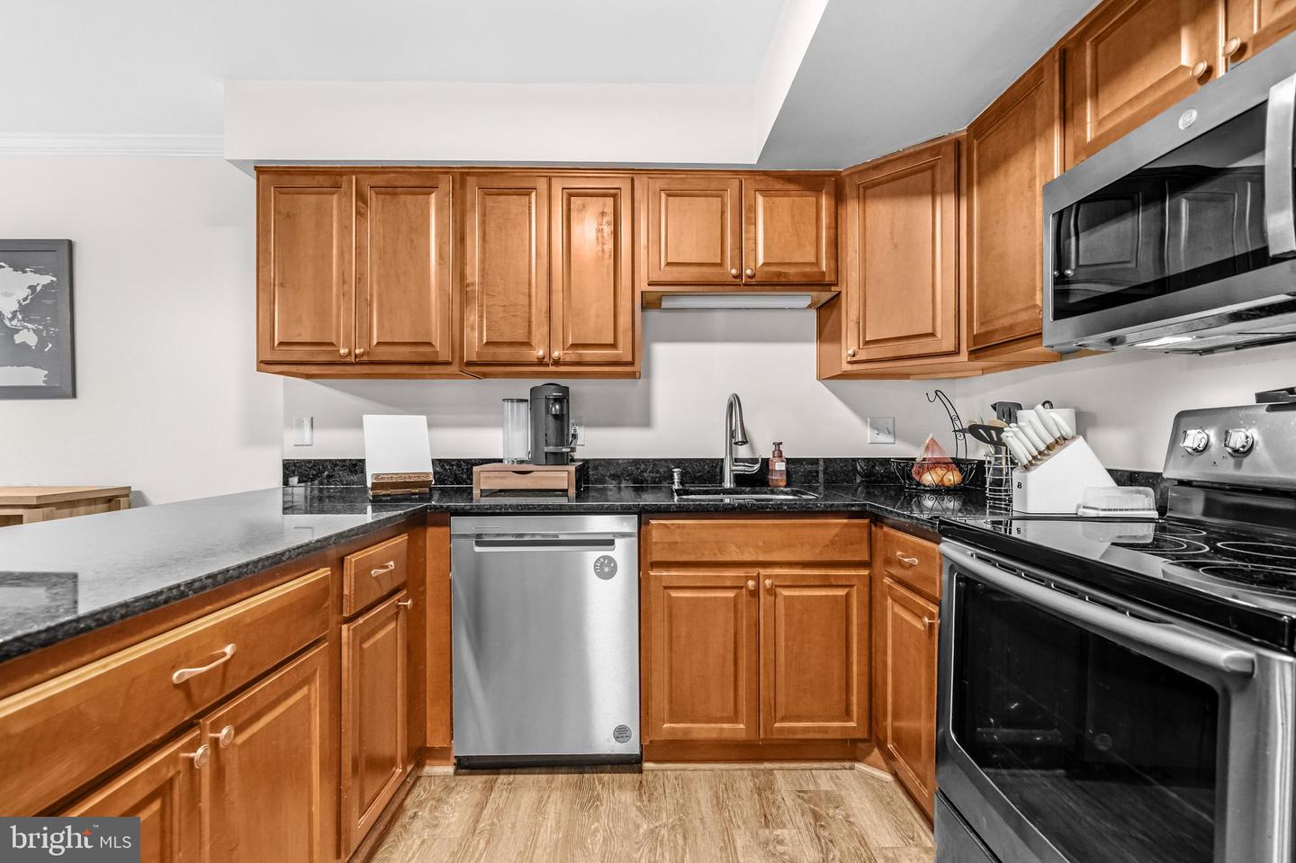 227 Finchingfield Ct Property Photo 8