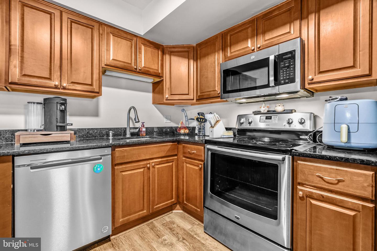 227 Finchingfield Ct Property Photo 9