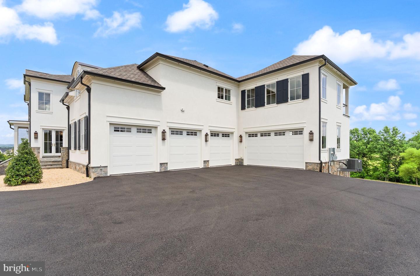 23060 Munsun Pl Property Photo 6