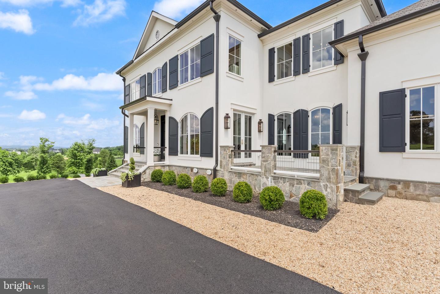 23060 Munsun Pl Property Photo 7