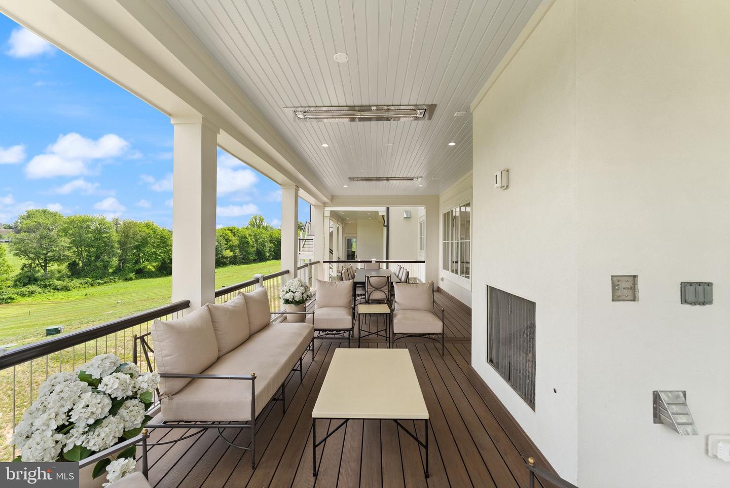 23060 Munsun Pl Property Photo 23