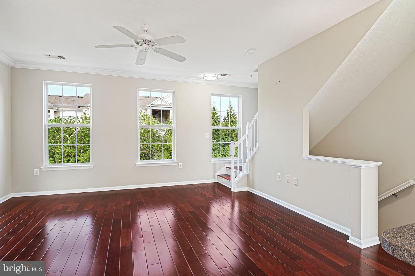 21792 Jarvis Sq Property Photo 12