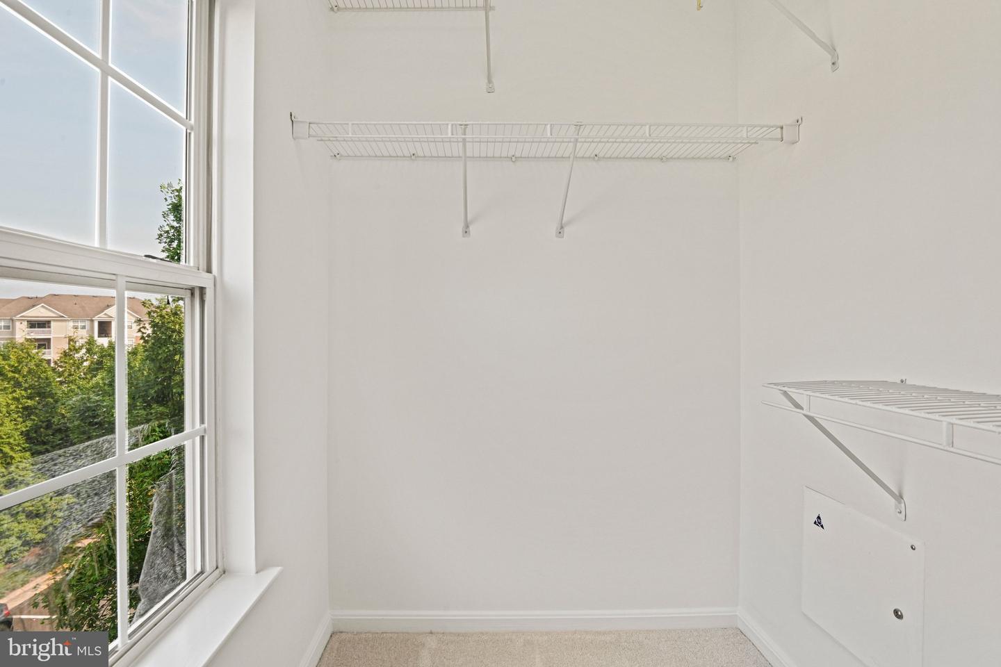 21792 Jarvis Sq Property Photo 16