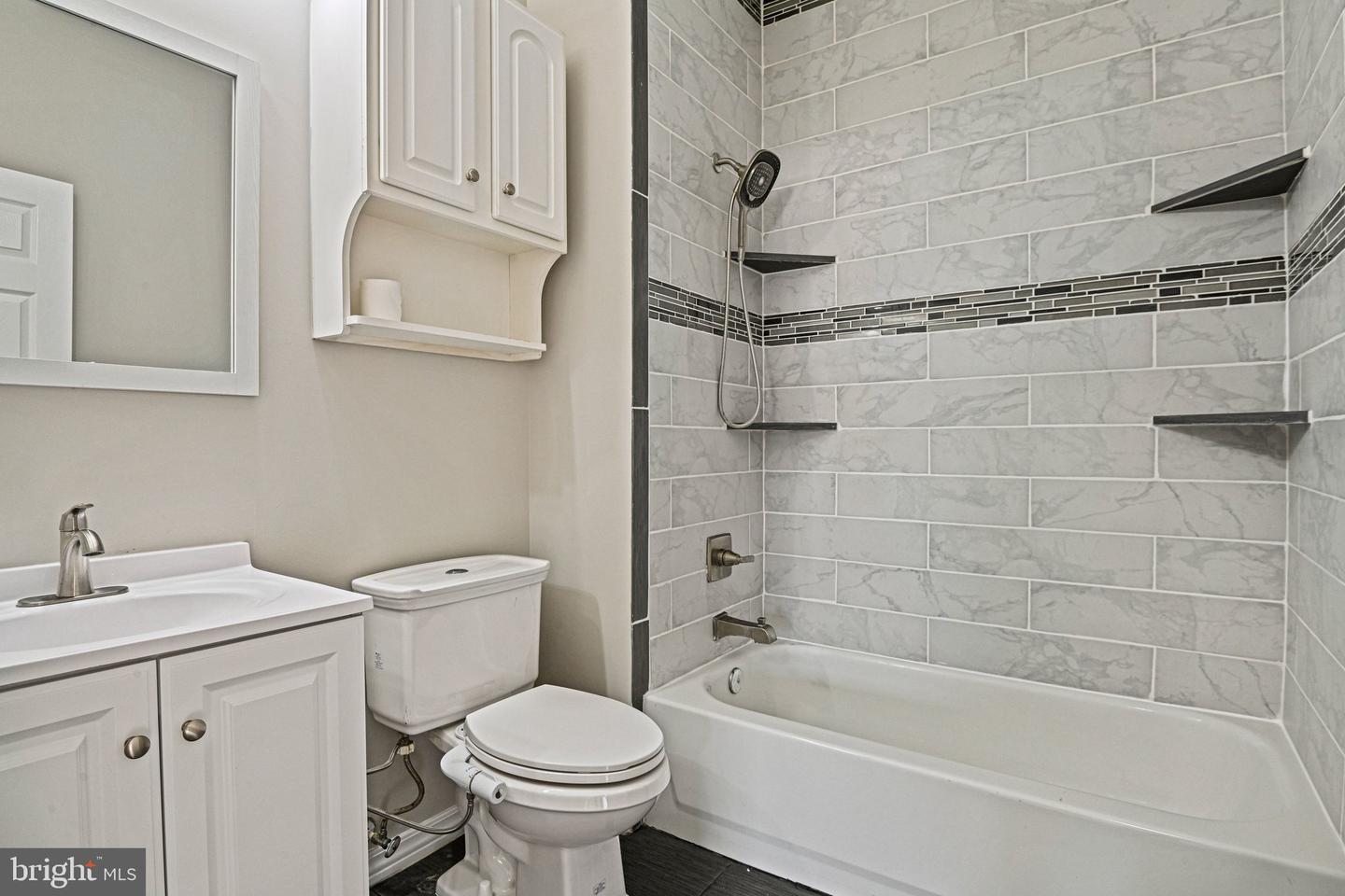 21792 Jarvis Sq Property Photo 18