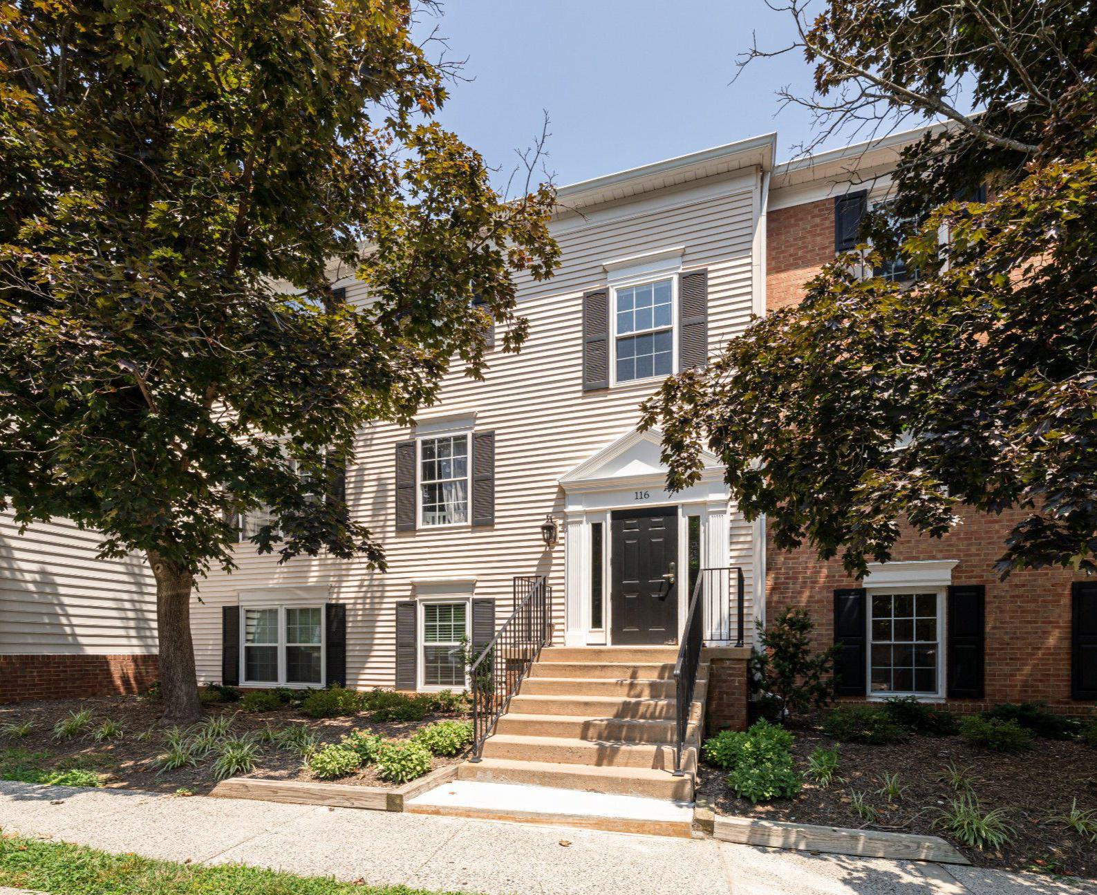 116 Prosperity Se #b Property Photo 1