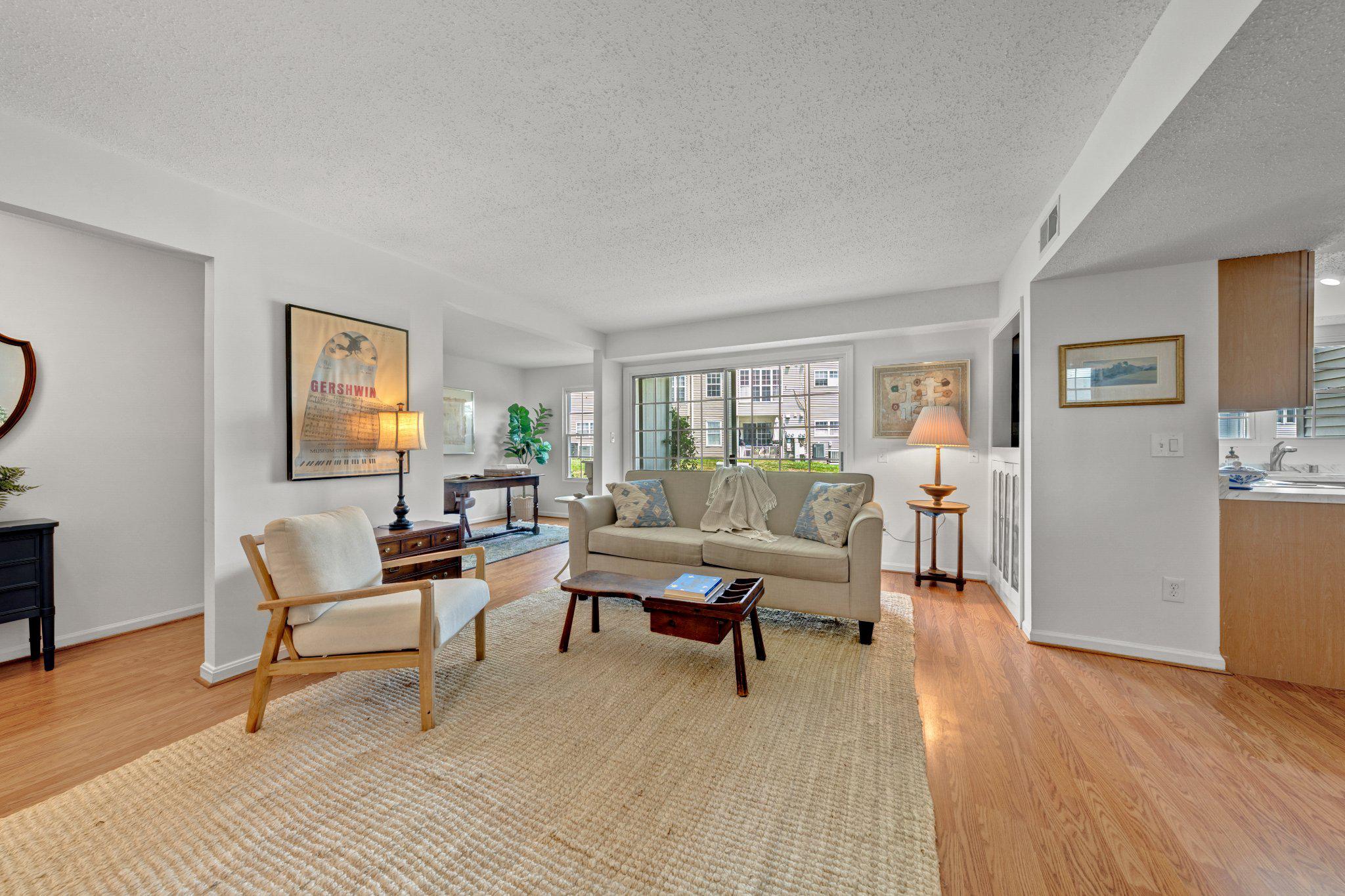 116 Prosperity Se #b Property Photo 3