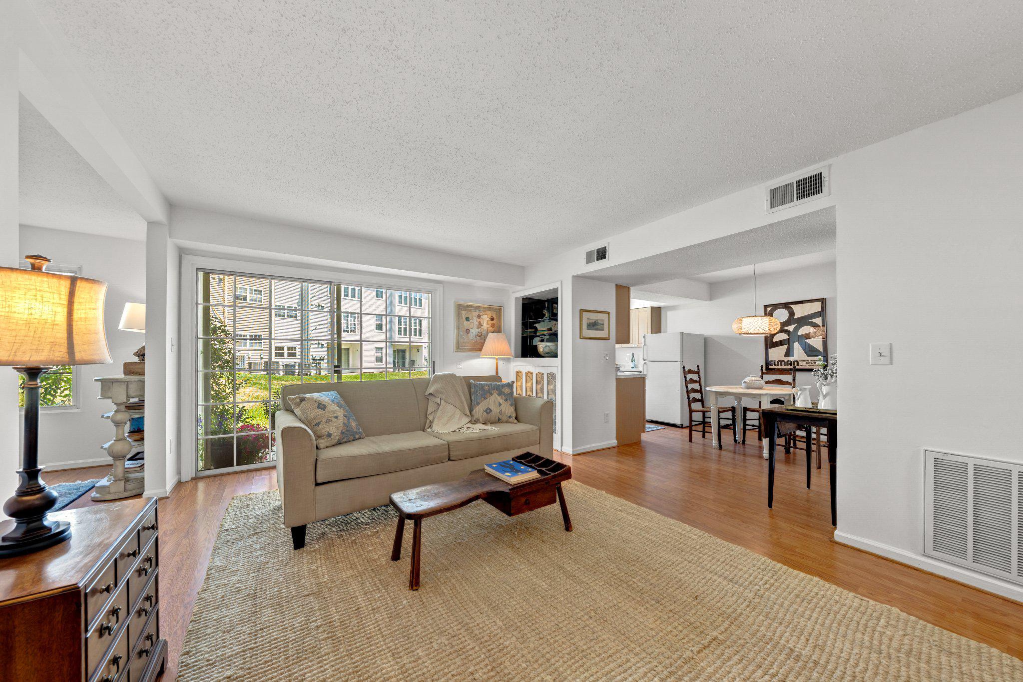 116 Prosperity Se #b Property Photo 4