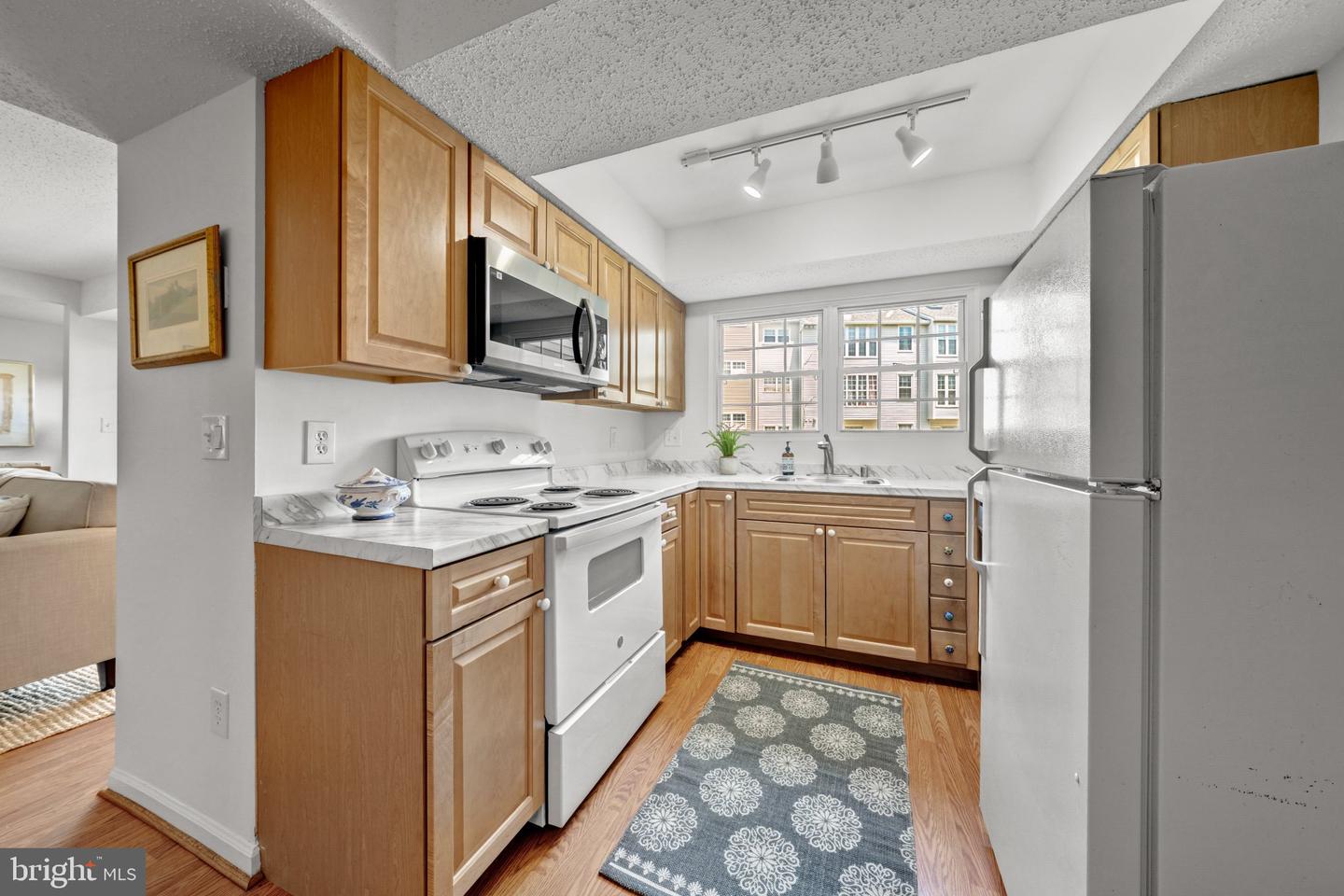 116 Prosperity Se #b Property Photo 6
