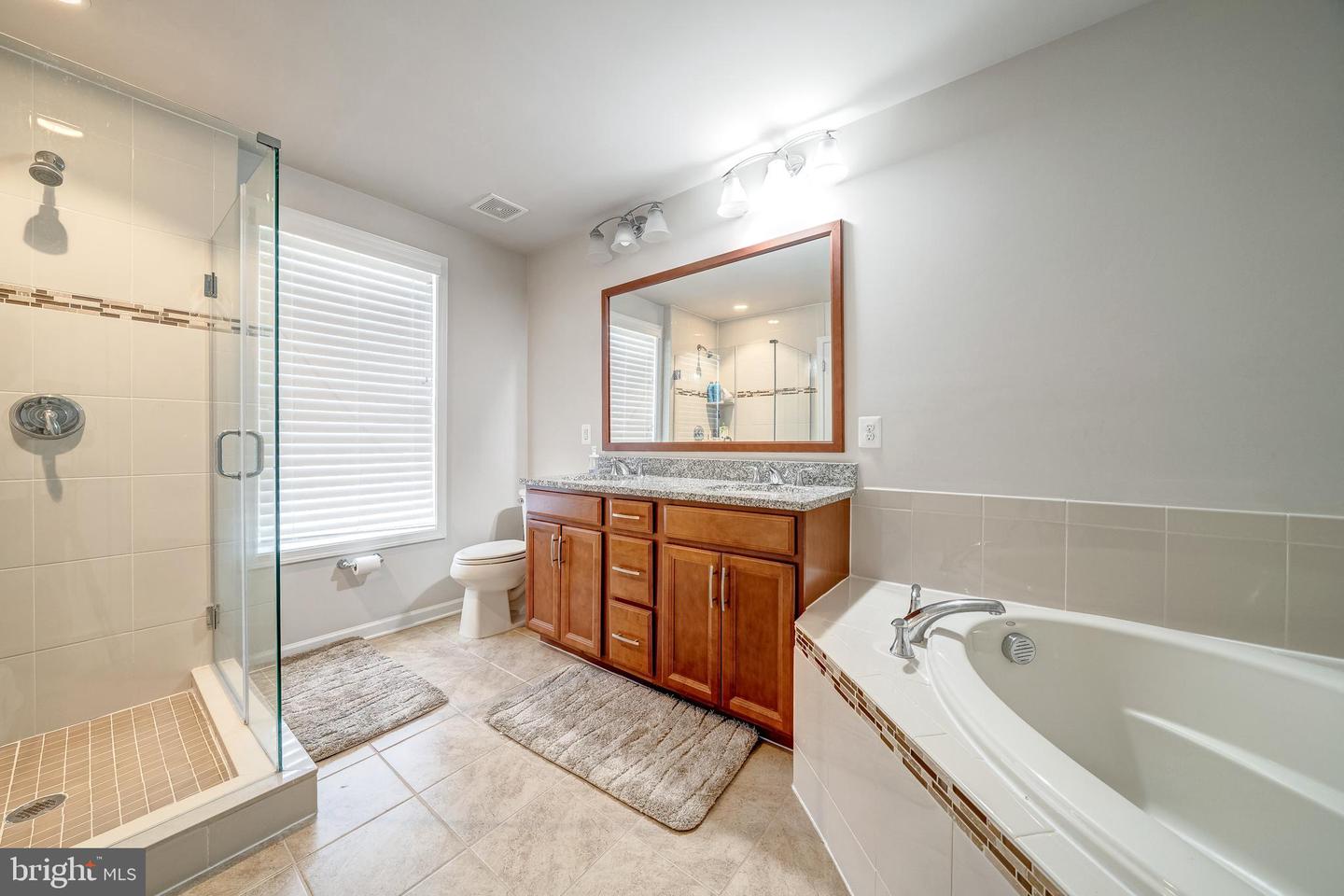 22489 Naugatuck Sq Property Photo 23