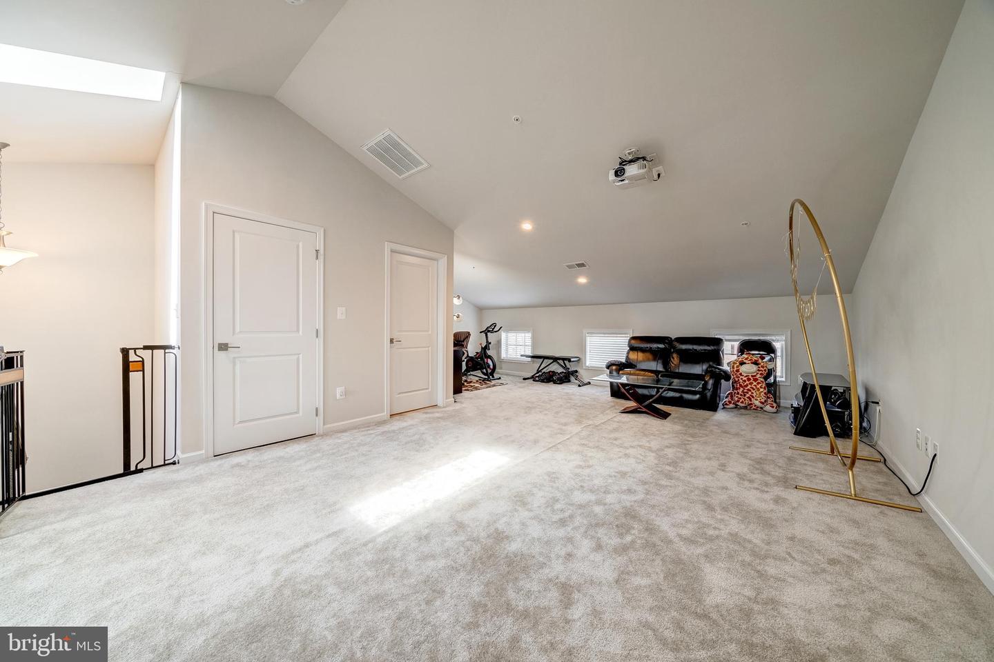22489 Naugatuck Sq Property Photo 28