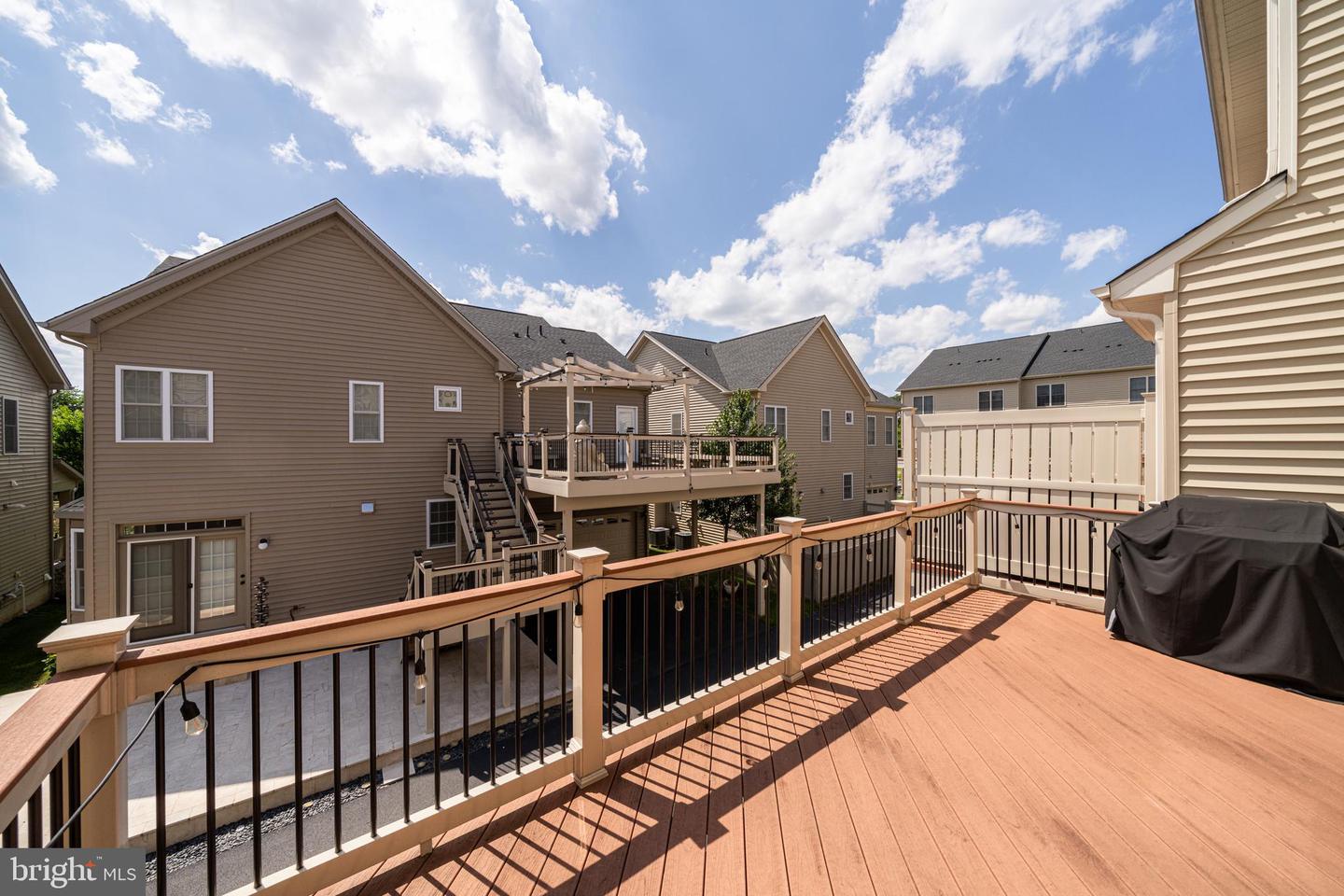 22489 Naugatuck Sq Property Photo 35