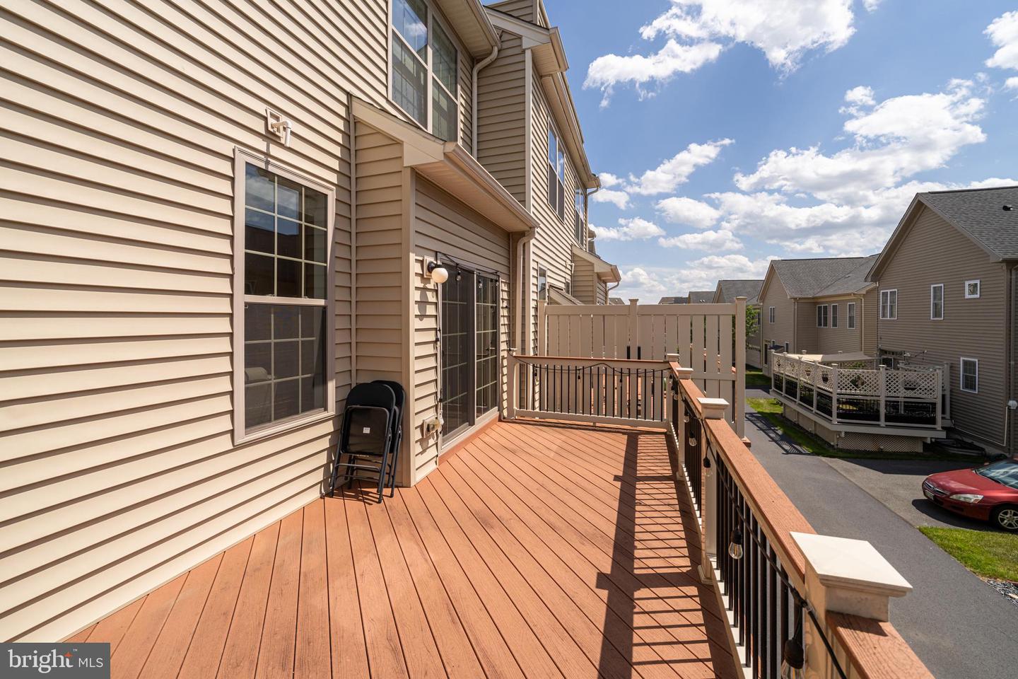 22489 Naugatuck Sq Property Photo 36