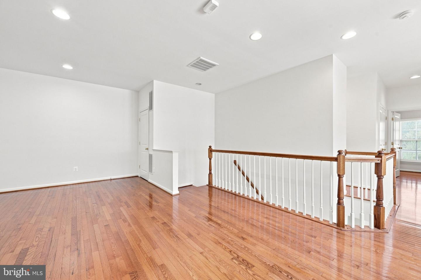 42717 Explorer Dr Property Photo 23