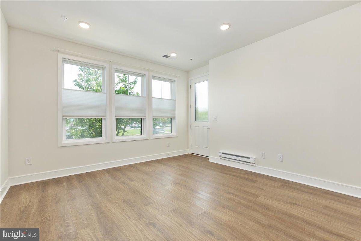 42619 Nubbins Ter Property Photo 6