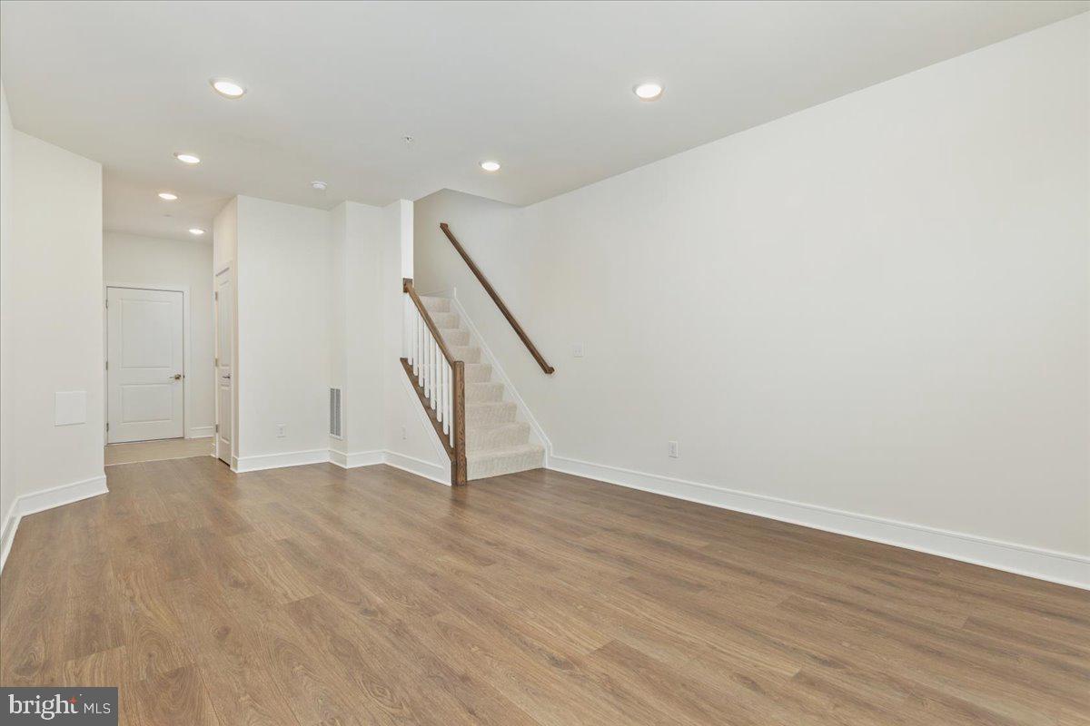 42619 Nubbins Ter Property Photo 7