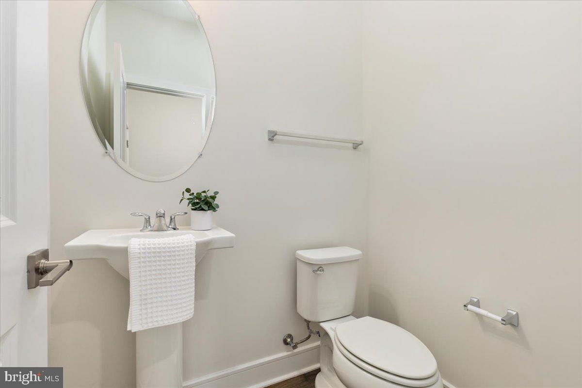 42619 Nubbins Ter Property Photo 8