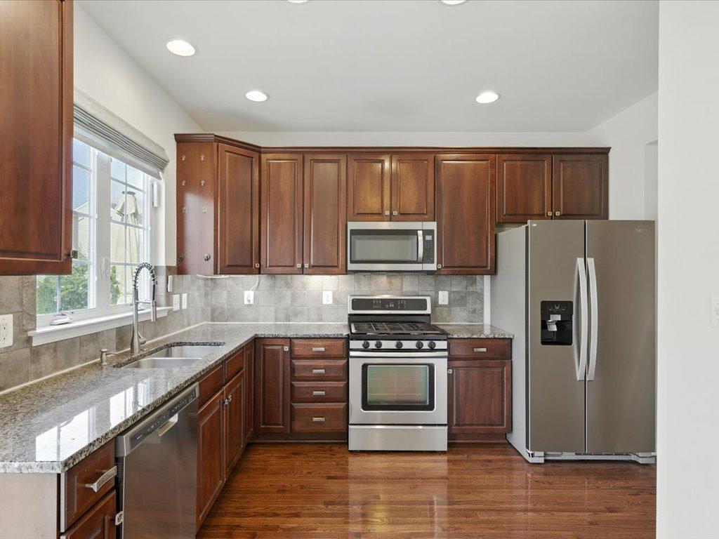 42896 Pamplin Ter Property Photo 6