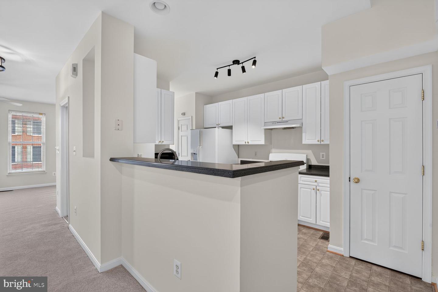 46183 Cecil Ter Property Photo 3
