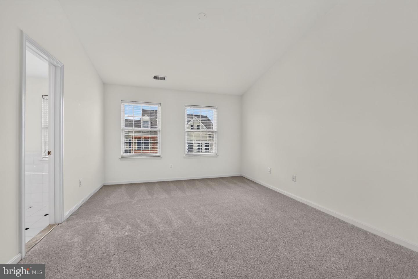 46183 Cecil Ter Property Photo 17