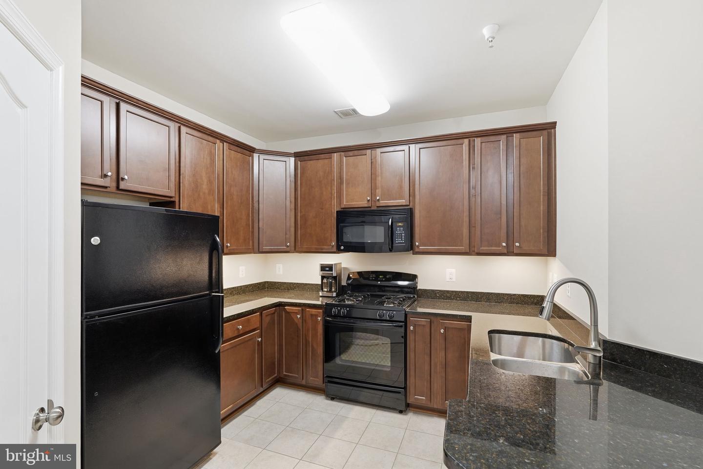 24682 Byrne Meadow Sq Property Photo 8