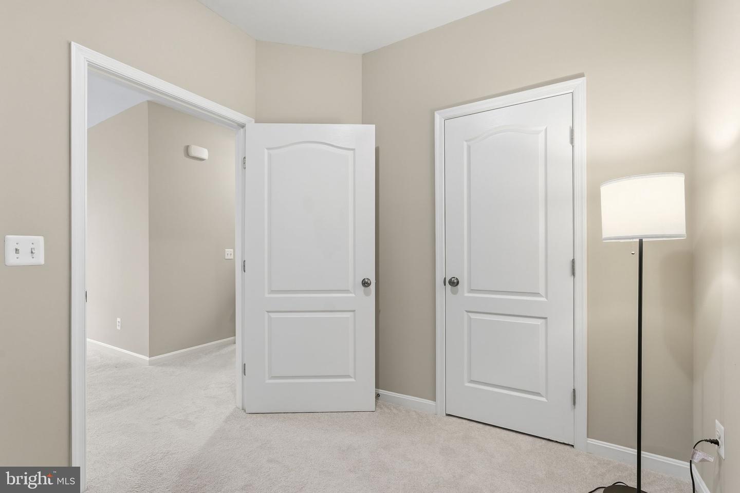 24682 Byrne Meadow Sq Property Photo 12