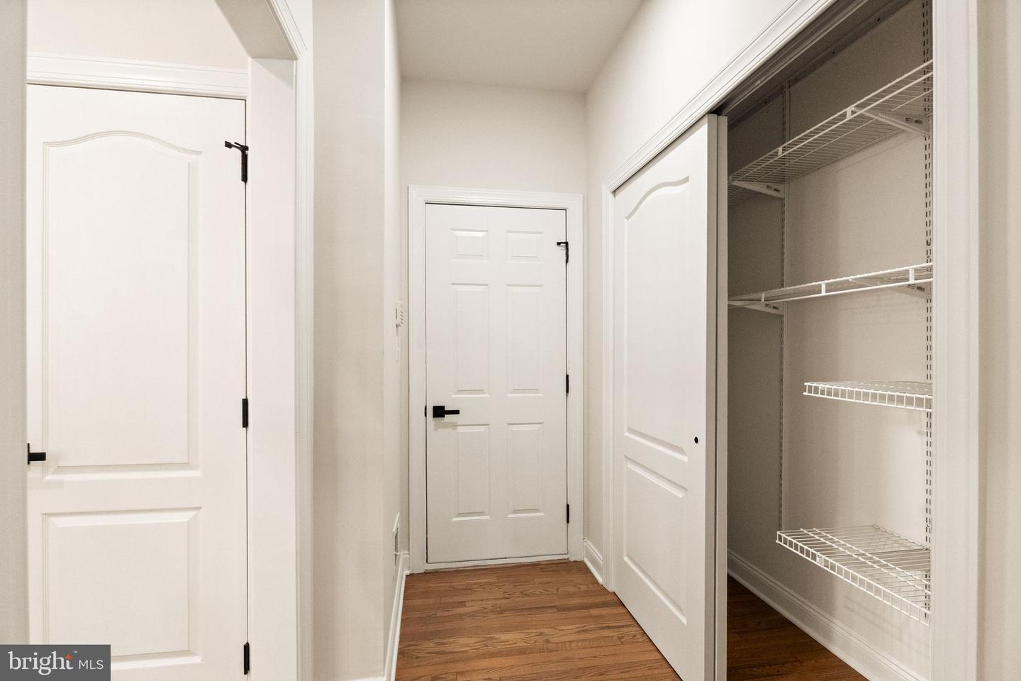 43864 Ashlawn Ct Property Photo 24