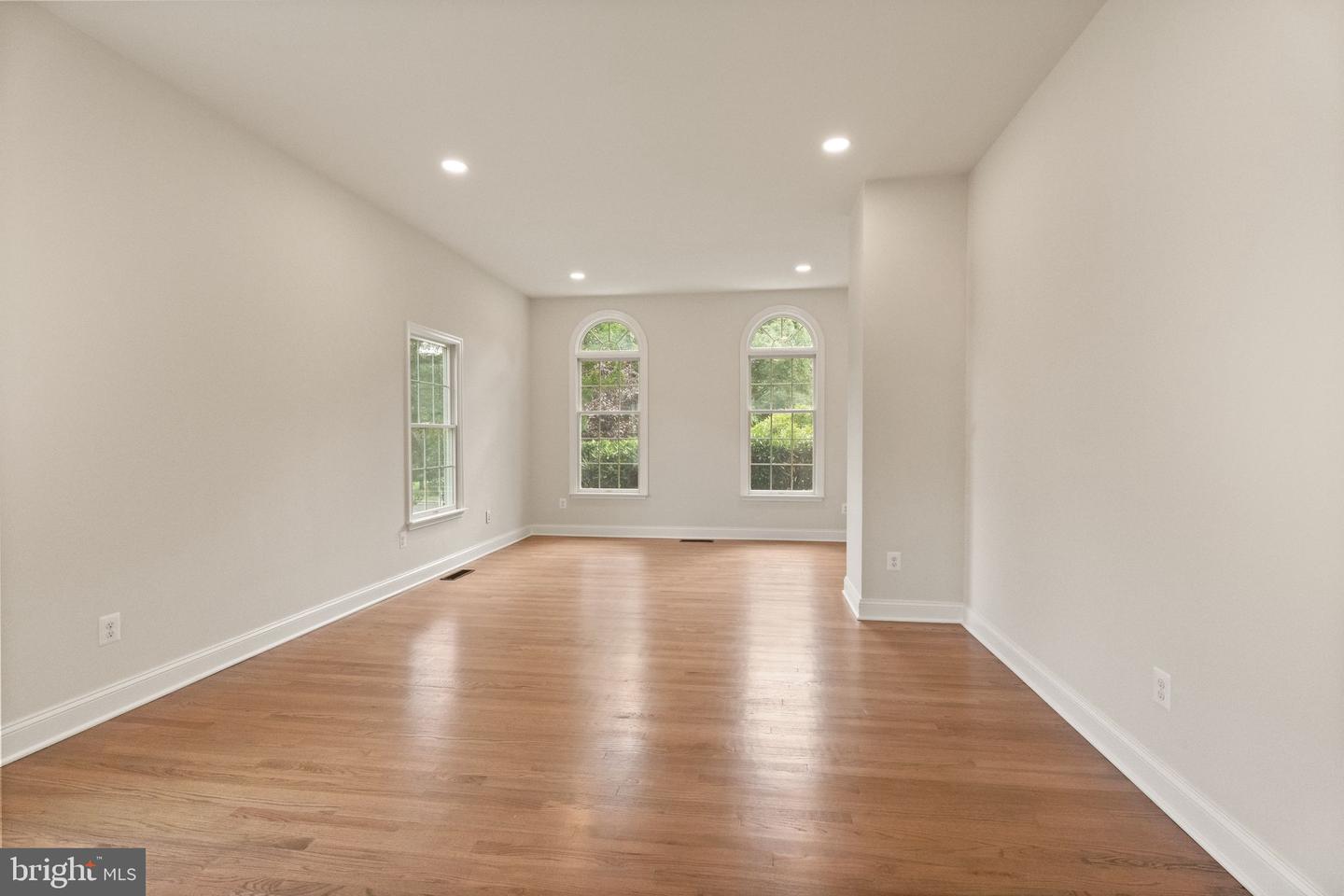 43864 Ashlawn Ct Property Photo 27