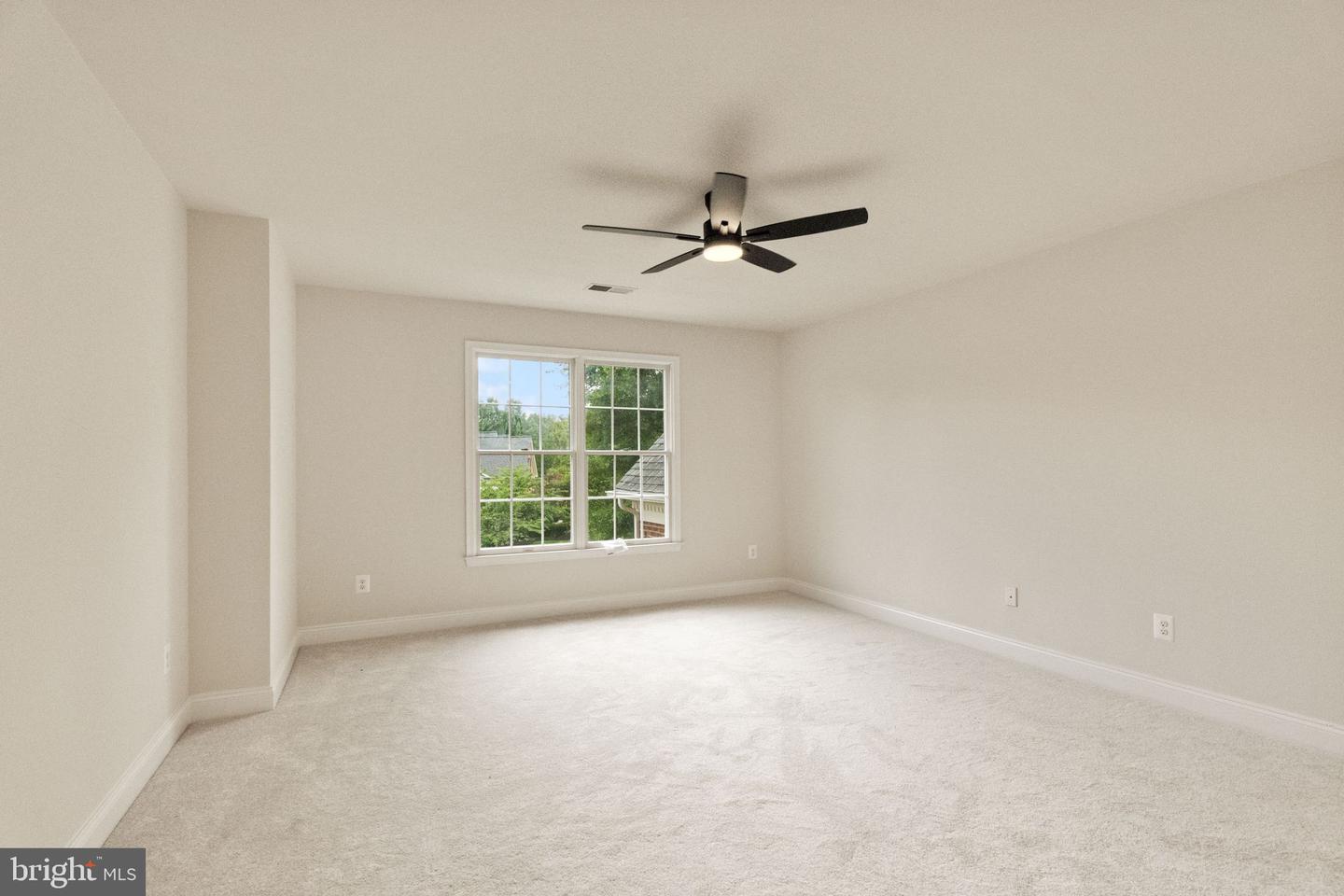 43864 Ashlawn Ct Property Photo 45