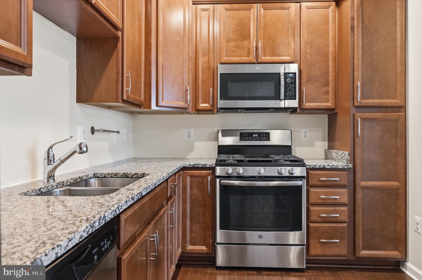 43053 Thoroughfare Gap Ter Property Photo 8