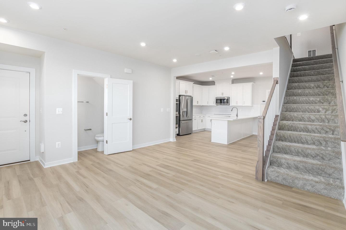 44514 Wolfhound Sq Property Photo 7
