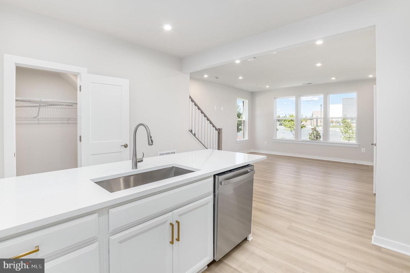 44514 Wolfhound Sq Property Photo 10