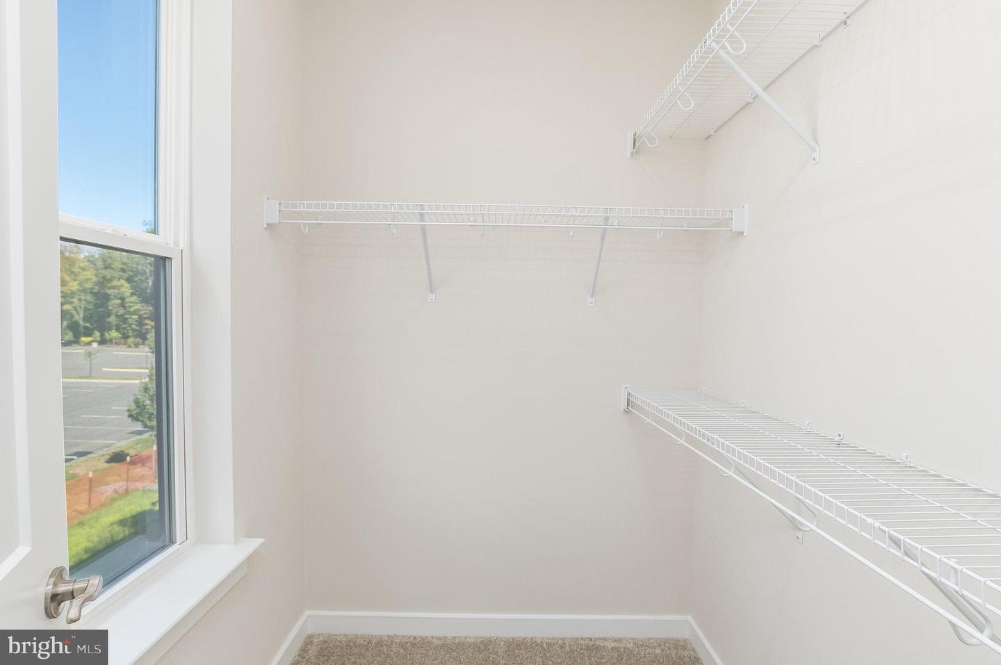 44514 Wolfhound Sq Property Photo 15