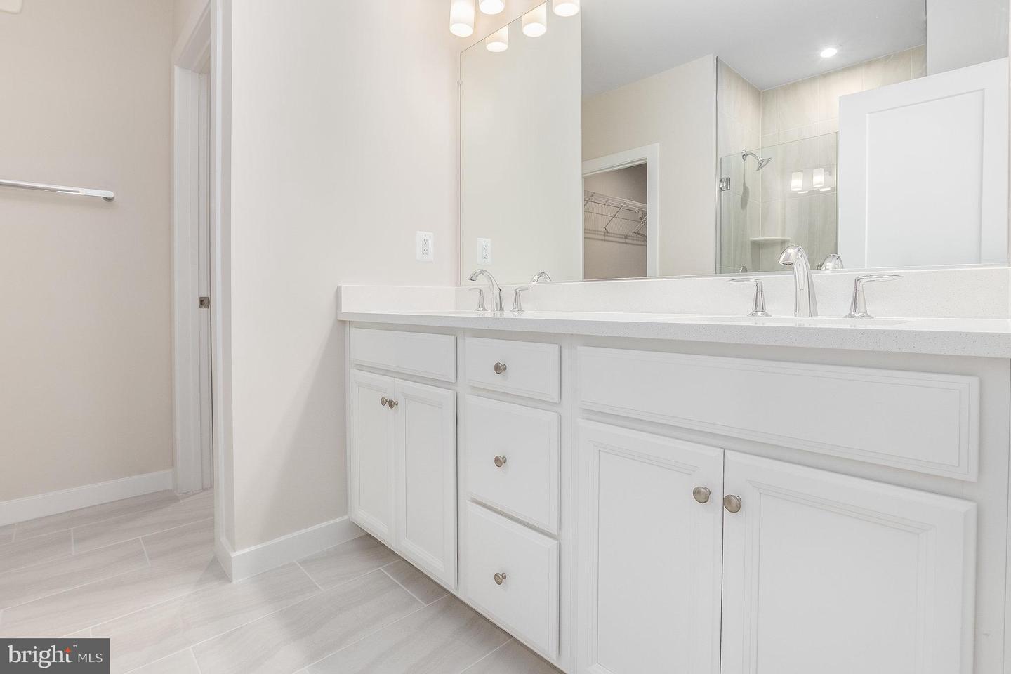 44514 Wolfhound Sq Property Photo 16