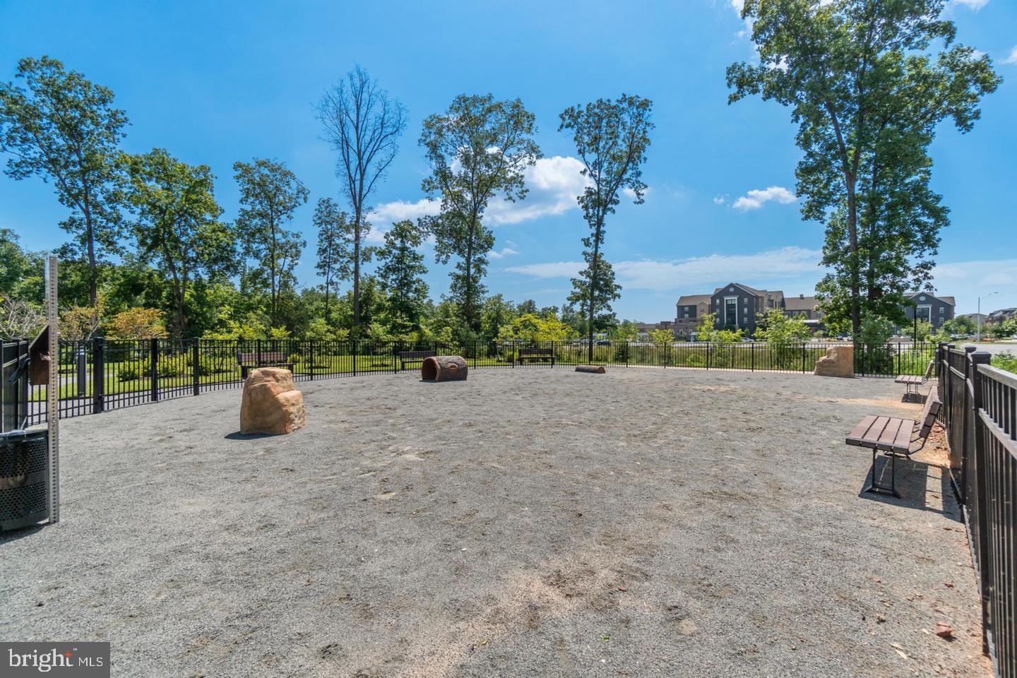 44514 Wolfhound Sq Property Photo 27