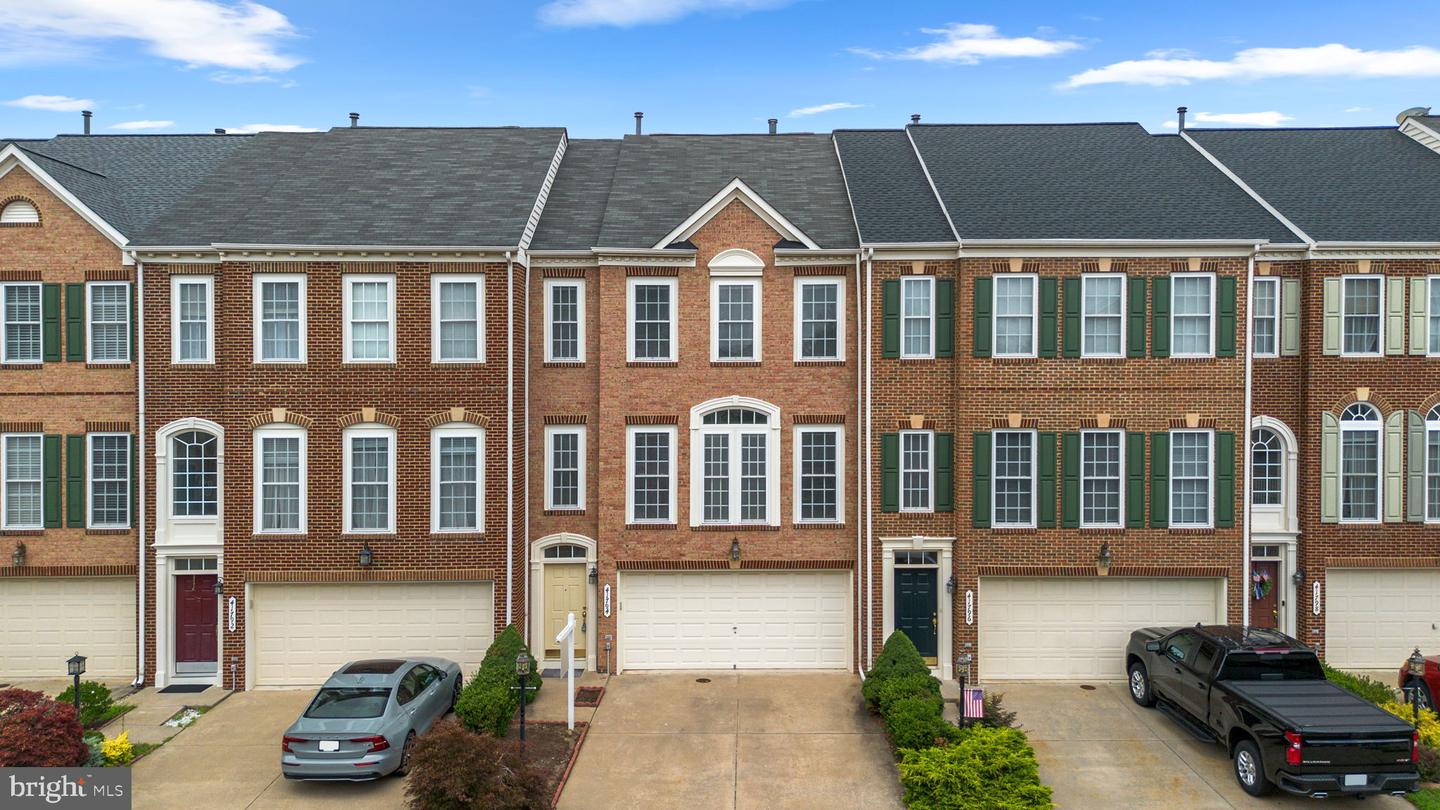 41794 Expectation Sq Property Photo 1