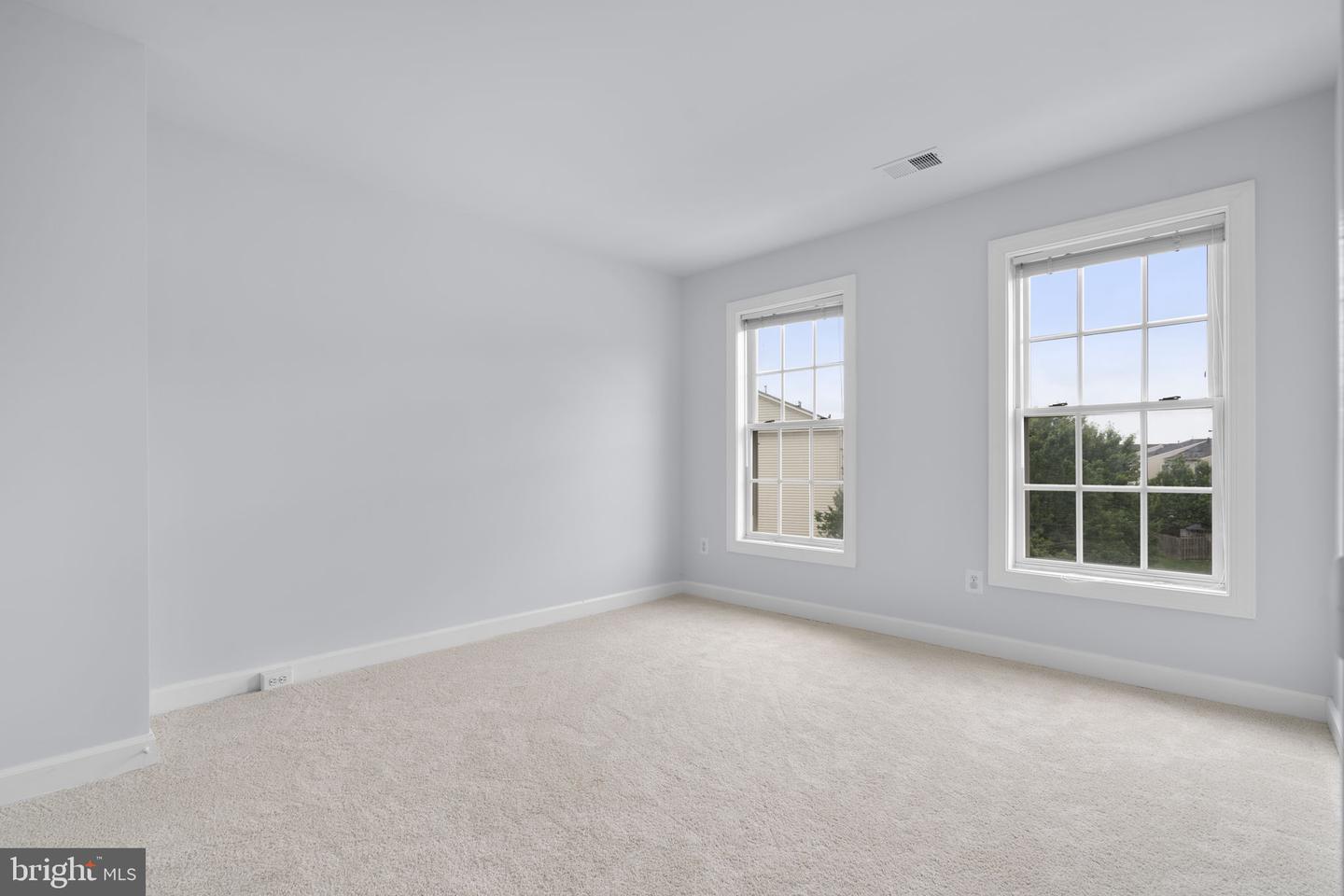 41794 Expectation Sq Property Photo 29