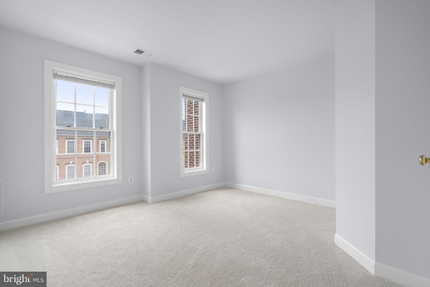 41794 Expectation Sq Property Photo 34
