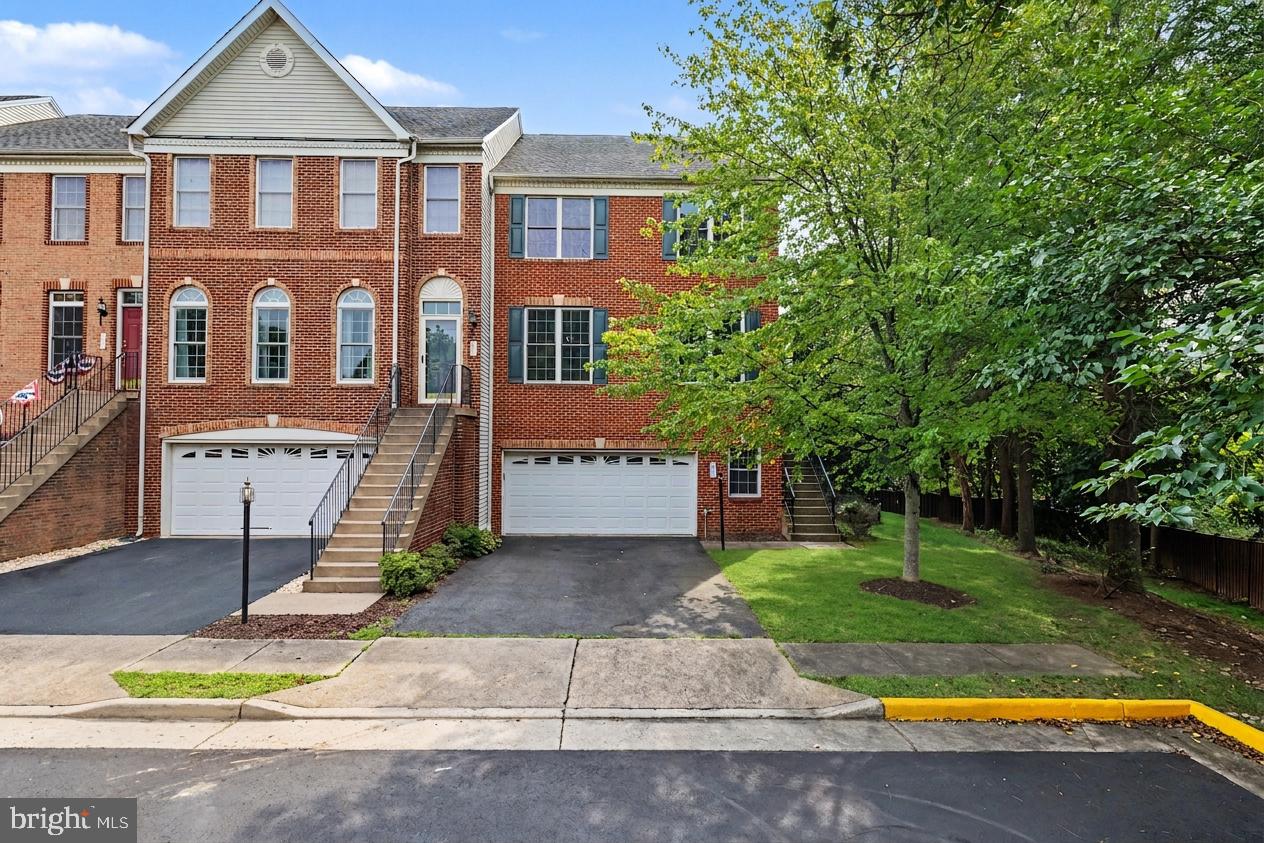 100 Ivy Hills Ter Property Photo 1