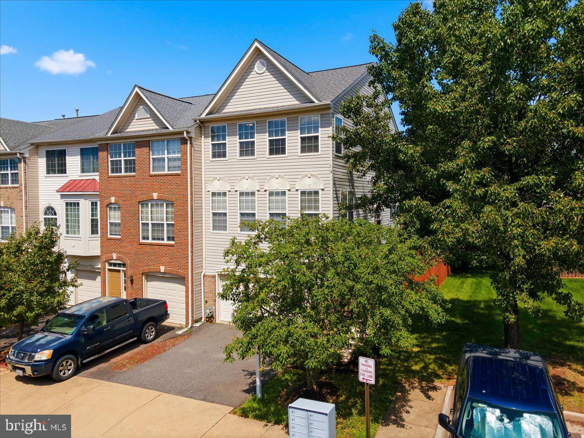 21760 Brondesbury Park Ter Property Photo 2