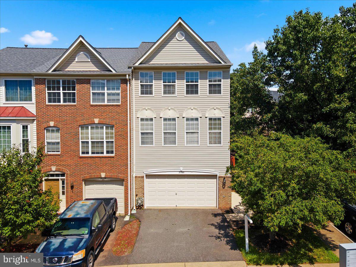 21760 Brondesbury Park Ter Property Photo 3