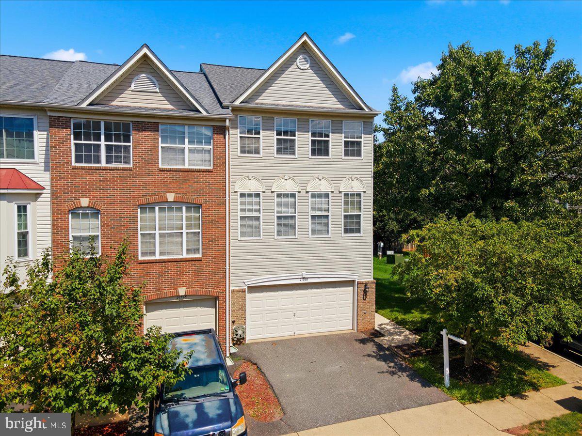 21760 Brondesbury Park Ter Property Photo 4