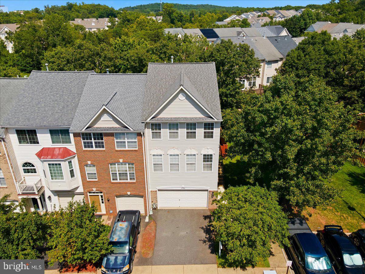 21760 Brondesbury Park Ter Property Photo 6