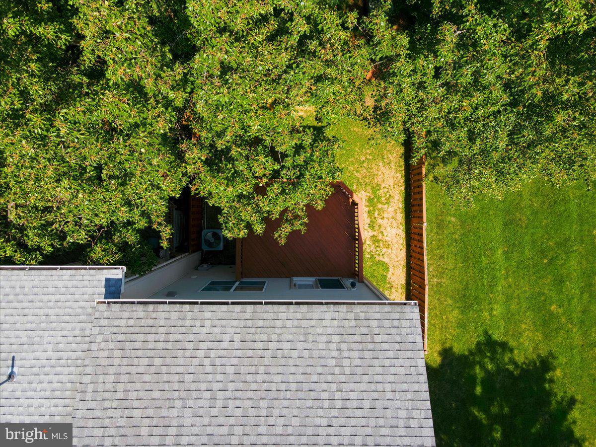 21760 Brondesbury Park Ter Property Photo 15